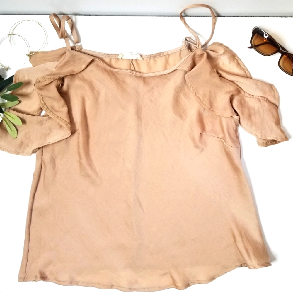 Cold Shoulder  Top size L (Juniors)